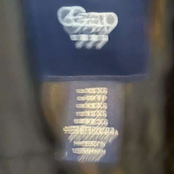 GAP woman’s XS black zip fur hood puffer vest jacket - Picture 6 of 7